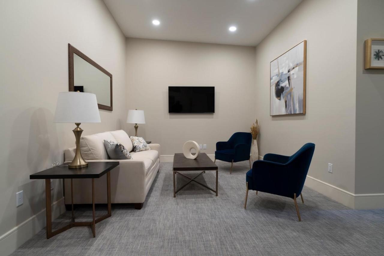 Penthouse Apartment,1480245425:JPEG
